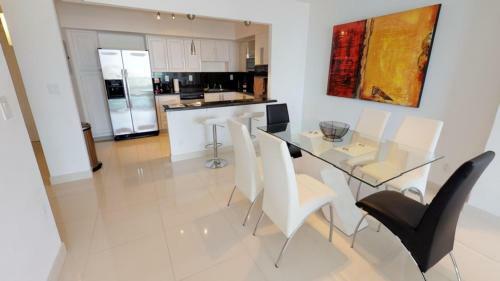 Apartamento Collins Condo #211334