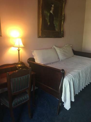Bed & Breakfast Cedar Grove Mansion Inn & Restaurant