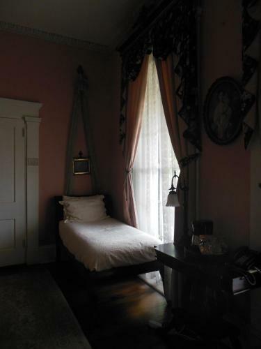 Bed & Breakfast Cedar Grove Mansion Inn & Restaurant