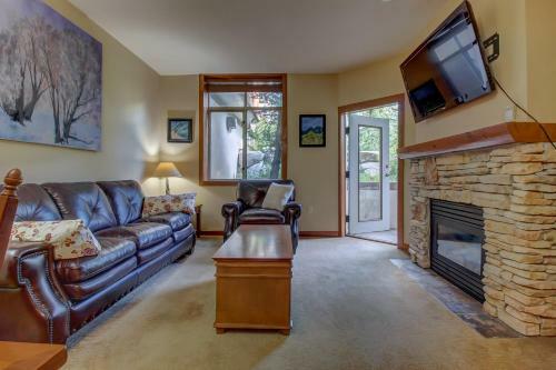 Powderhorn Lodge 102: Sego Lily Suite