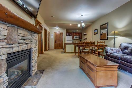Powderhorn Lodge 102: Sego Lily Suite