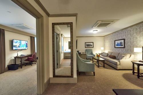 Hotel The Groton Inn