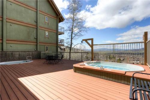 Yampa View 302