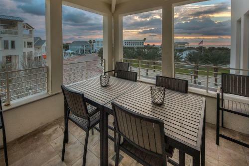 Exhale - 45 Central Square B-2 By Dune Vacation Rentals