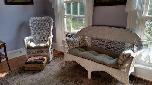 Bed & Breakfast Mariaville Lake B & B
