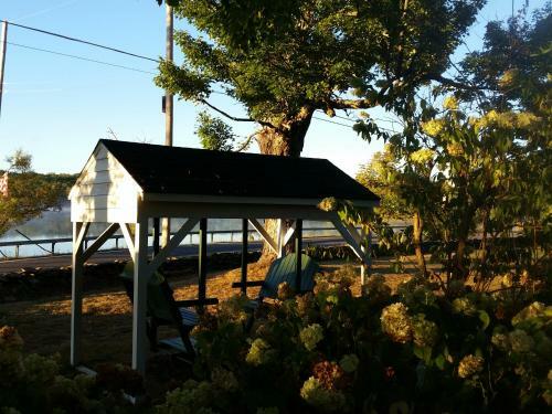 Bed & Breakfast Mariaville Lake B & B