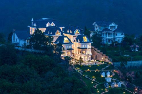 Hotel Dalat de Charme Village