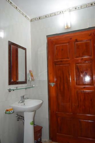 Bed & Breakfast Van Long Family Homestay