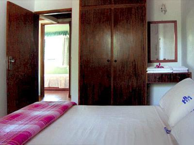 Hotel Holiday House