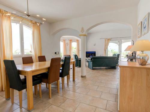 Cozy Villa In Oupia With Private Pool And Jacuzzi