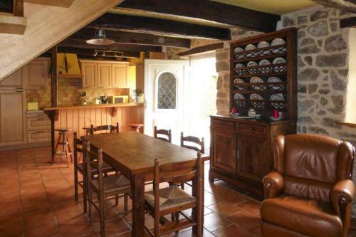 Holiday Home Plogonnec - Bre06049-f
