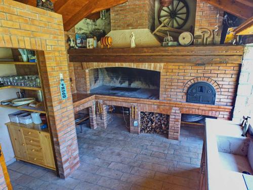 Mitrovici Villa Sleeps 8 Pool Air Con Wifi
