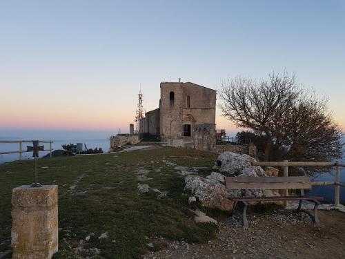Posada Santuari Mare de D�u Del Mont Restaurant-hostatger�a