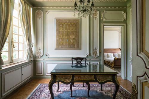 Agroturismo Saint-maclou Chateau Sleeps 28 Pool