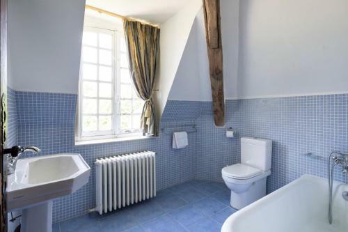 Agroturismo Saint-maclou Chateau Sleeps 28 Pool