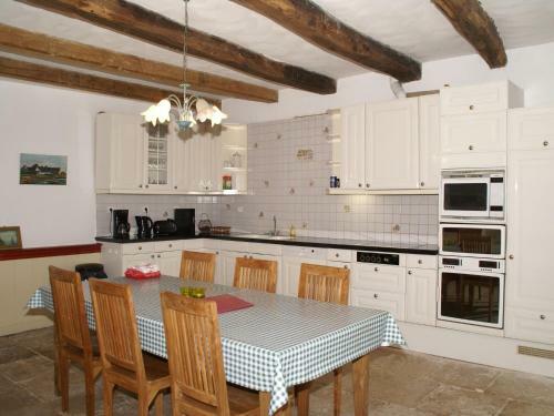 Peaceful Holiday Home In Saint-macoux With Swimming Pool