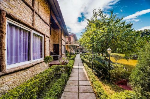 Hotel Summit Green Village Resort & Spa