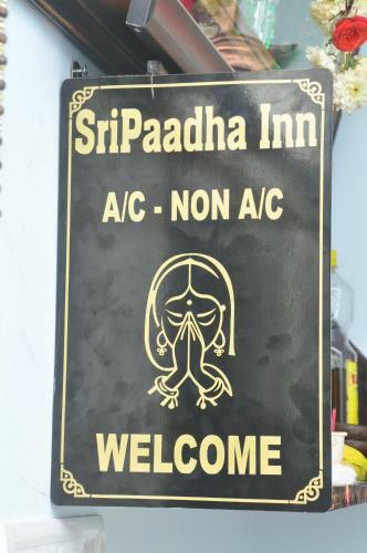 Hostal Sripaadha Inn Kanipakam