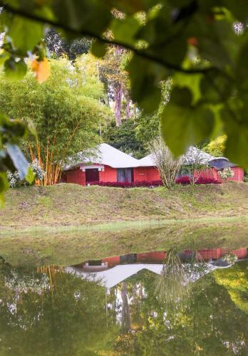 Hotel Kadkani River Resort