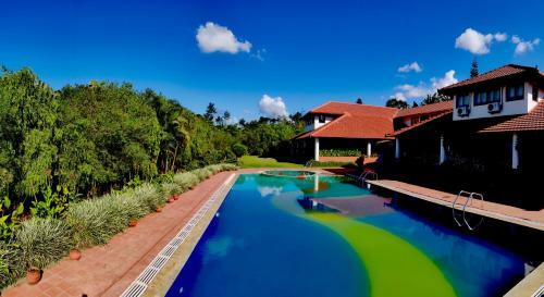 Hotel Kadkani River Resort