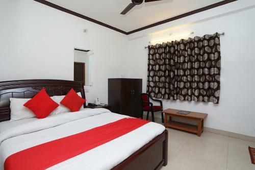 Oyo 15027 Hotel Lotus International