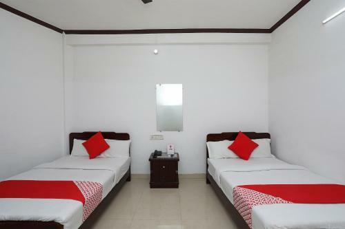 Oyo 15027 Hotel Lotus International