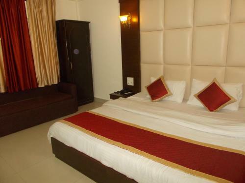 Hotel Royal Stay Near Mall Road