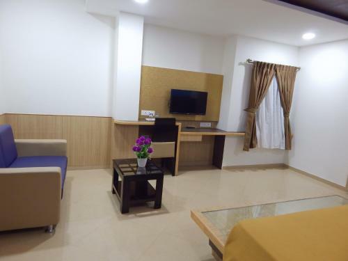 Hotel Aadhi