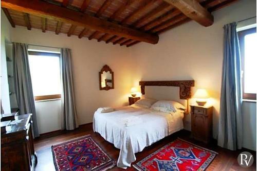 Siena Villa Sleeps 10 Pool