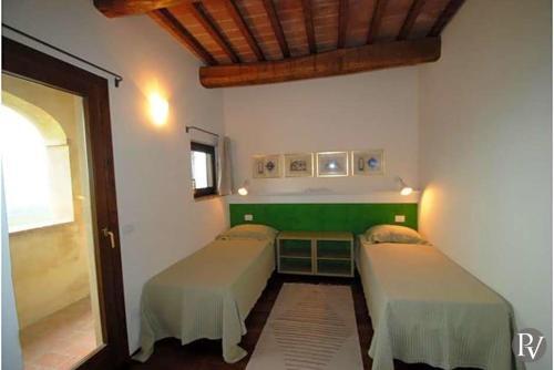 Siena Villa Sleeps 10 Pool