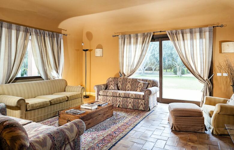 Classic Holiday Villa With Pool In Sicily, Italy