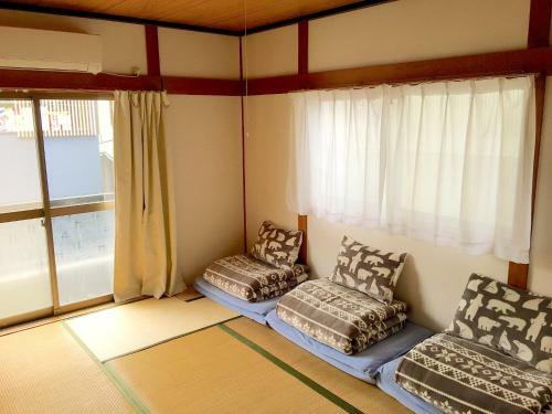 Hostal Osaka Guesthouse Sayuri Honkan