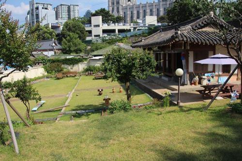 Hostal Former Guamseowon Hanok Guesthouse