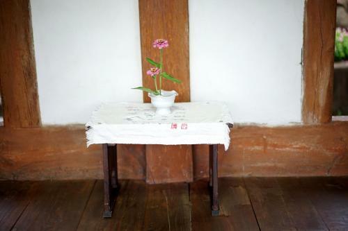 Hostal Former Guamseowon Hanok Guesthouse