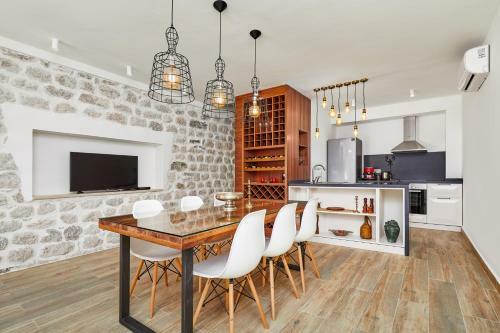 Villa Three Dots By Todorovic Family