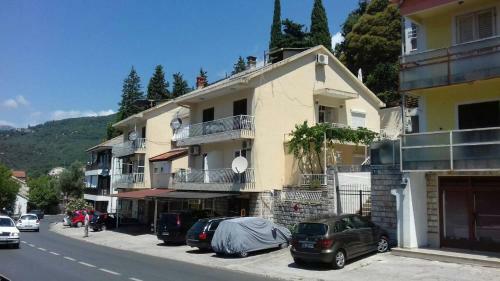 Hostal Smjestaj ?cubrilo"