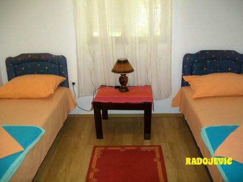 Apartments Radojevi?