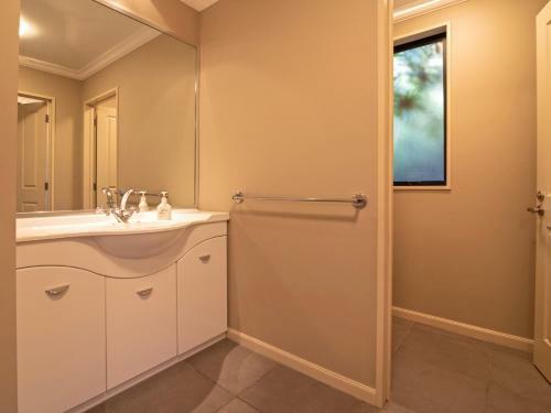 Onuku Outlook - Akaroa Holiday Home
