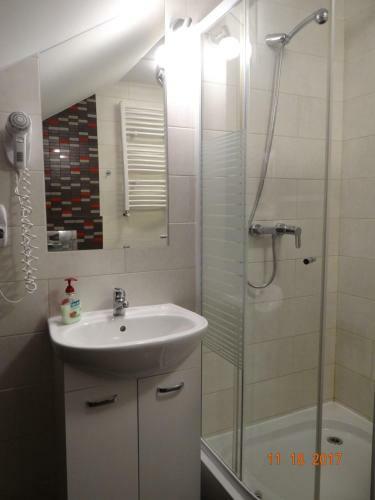 Hostal Pensjonat Sala Bankietowa "arkadia"