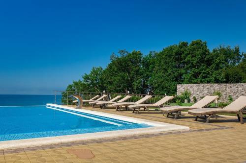 Grand Paradise Hotel