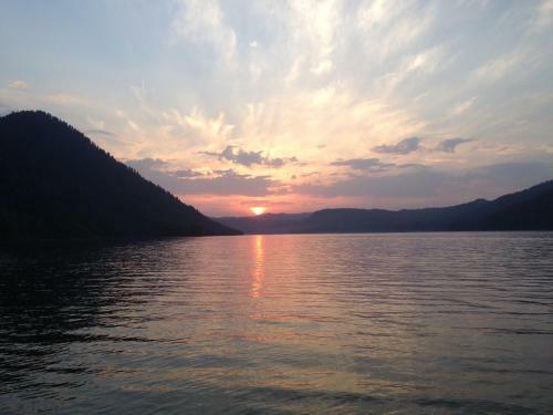 Hostal Lake House