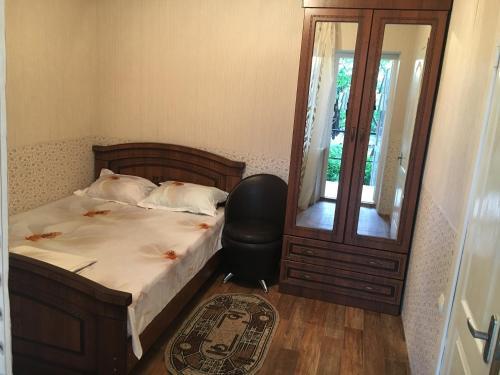 Hostal Guesthouse On Krasnykh Partizan 4