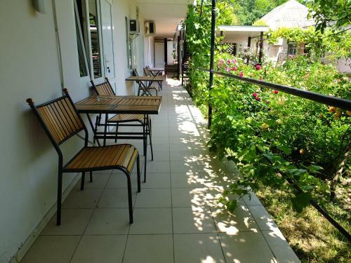 Hostal Guesthouse On Krasnykh Partizan 4