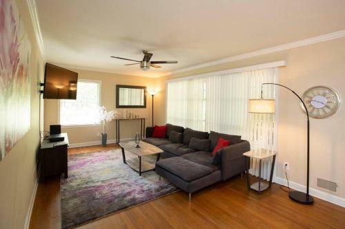 Five-bedroom Decatur (Georiga) Holiday Home
