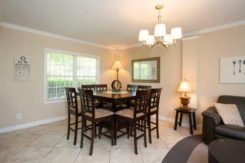 Five-bedroom Decatur (Georiga) Holiday Home