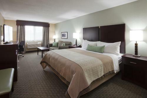 Grandstay Hotel & Suites - Glenwood