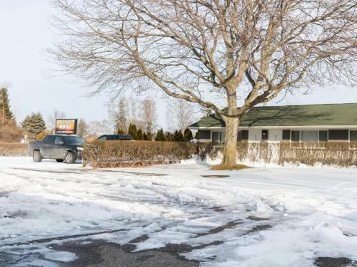 Lakeview Motel - 3 Mi From Harbor Oaks Hospital