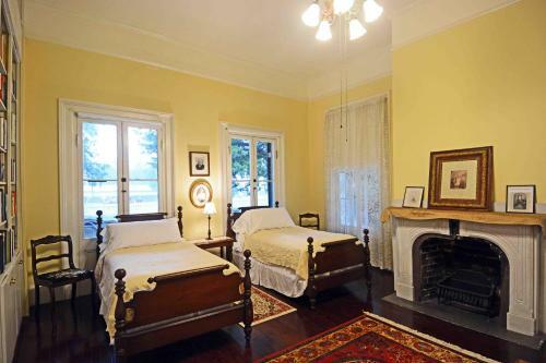 Bed & Breakfast 1872 John Denham House B And B Inn