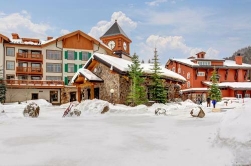 Powderhorn Lodge 419: Spearmint Suite