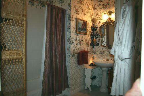 Heron Cay Lakeview Bed & Breakfast